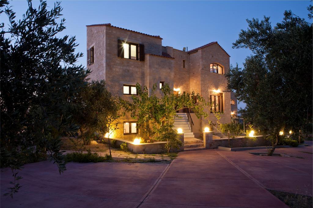 Villas Louloudaki Loutra Rom bilde